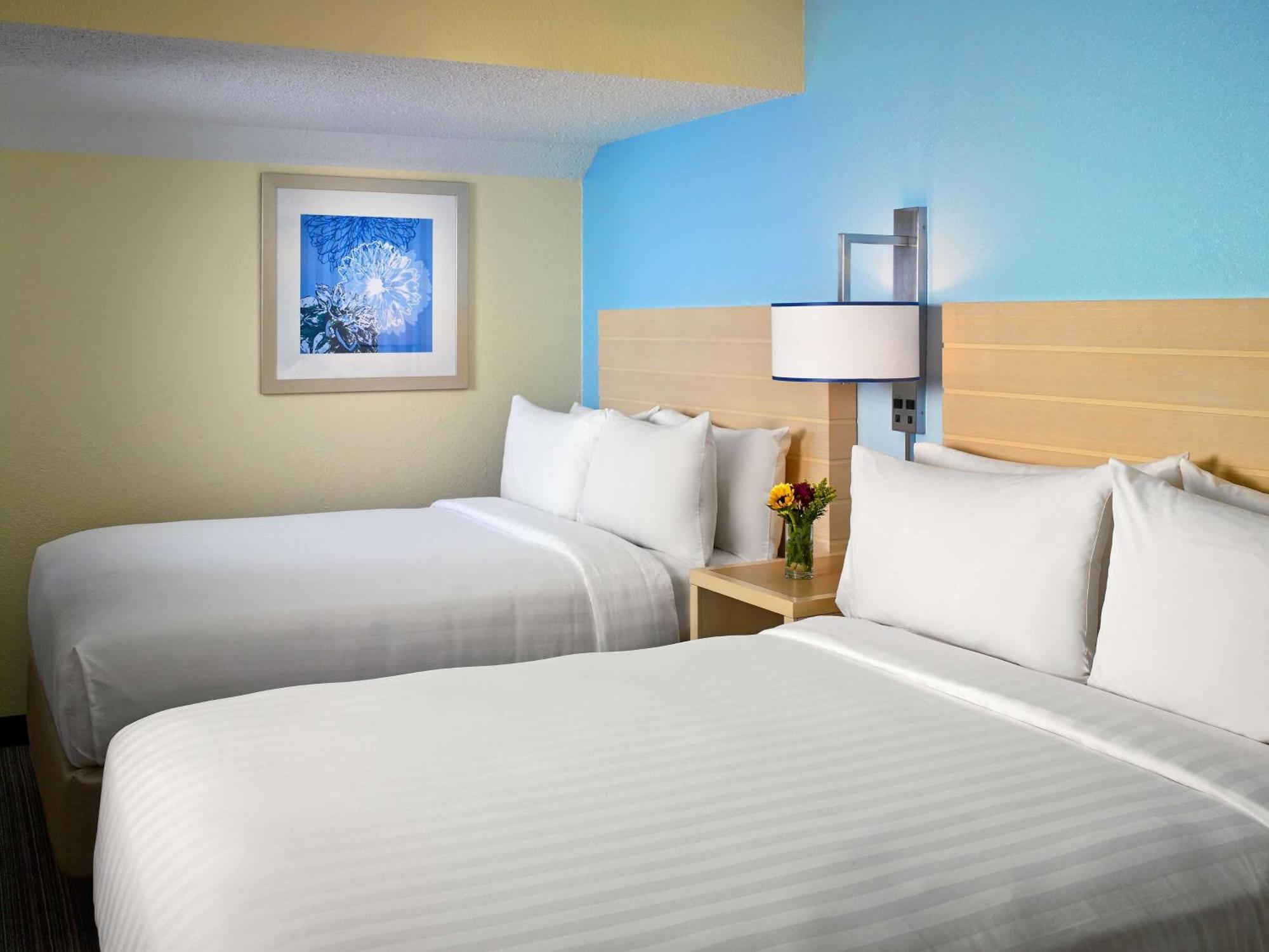 Sonesta Simply Suites Cleveland Airport Мидлберг-Хайтс Экстерьер фото